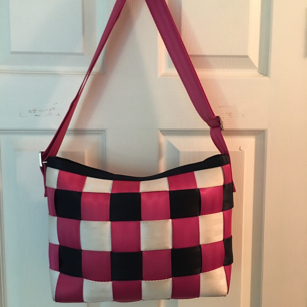 Harvey’s Seatbelt Bag